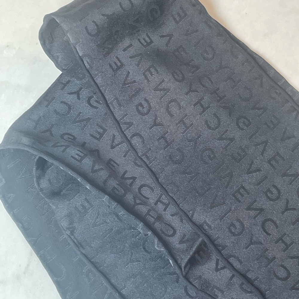 NEW Givenchy Silk Logo-Jacquard Fringe Scarf Made in Italy - Picture 4 of 9